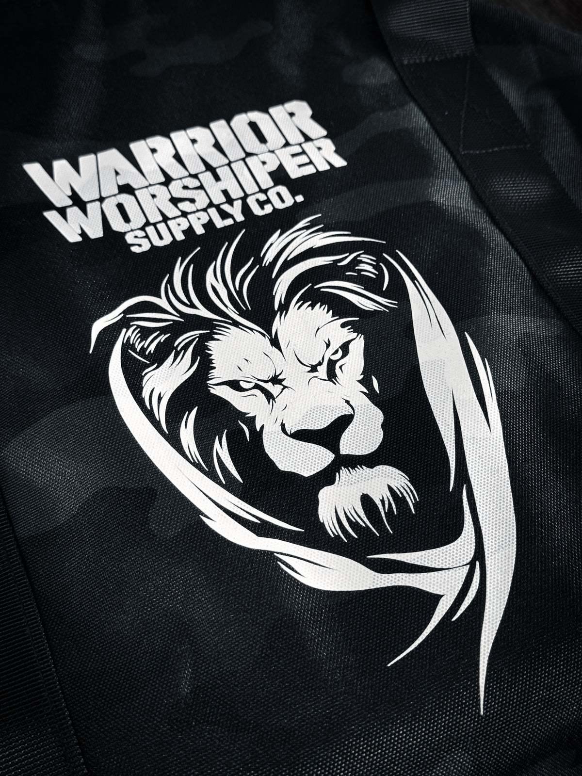 SGT LION DARK CAMO "EVERYDAY" DUFFEL BAG