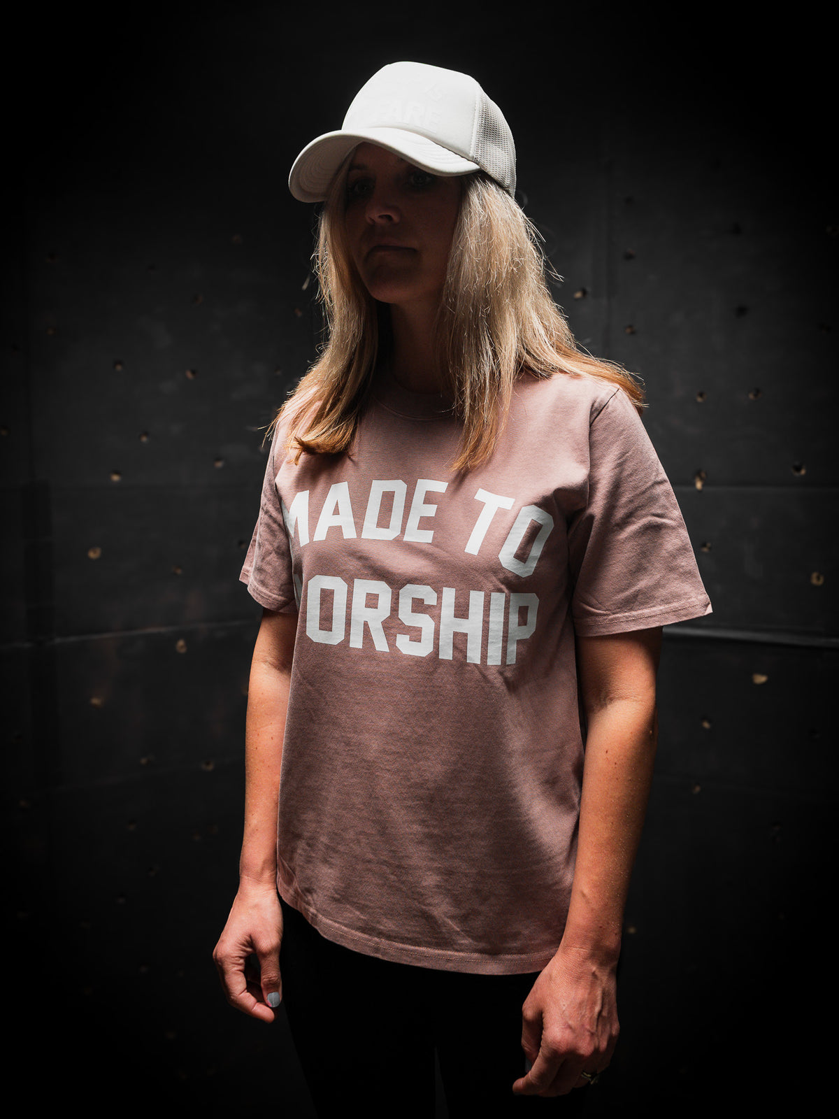 WOMAN - MADE TO WORSHIP HEAVY 7.1 oz TEE IN FADED PINK